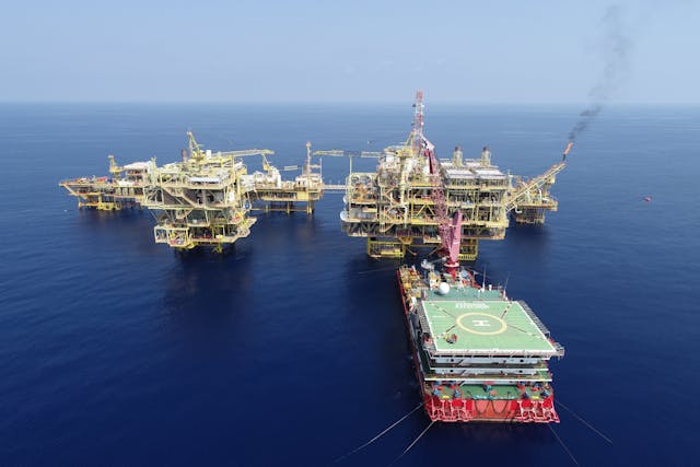 oil futures 2026.jpg