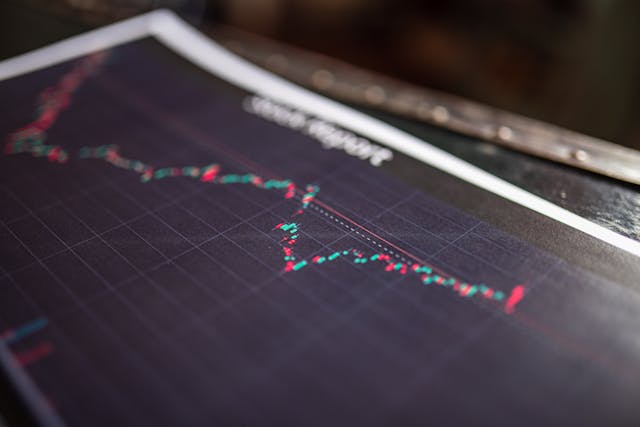 Most Common Oil and Gas ETFs: How to Invest Strategically