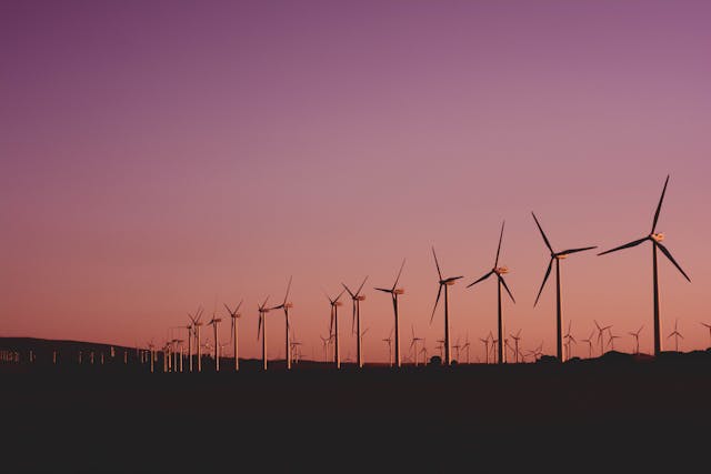 Better Buy Now: Oil and Gas Stocks or Renewable Energy