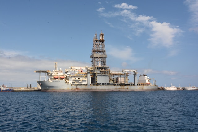 Natural Gas ETFs: How They Work and How to Build a Portfolio