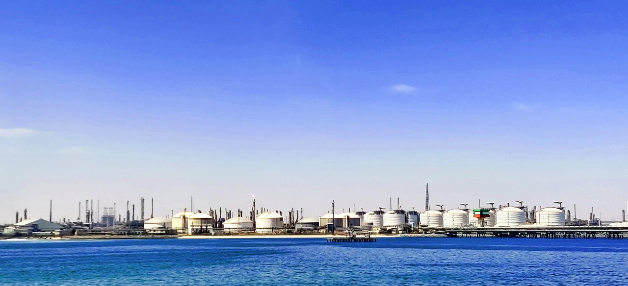 Explaining the Famous Crude Oil Storage Trade