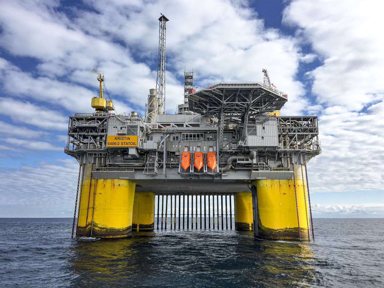 How Natural Gas Drilling Works: Techniques, Technology, and Environmental Considerations